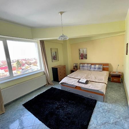 Luanaapartments #1 Otopeni Luaran gambar